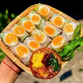 Hình ảnh Cuộn Trứng Lòng Đào + Thịt Bằm