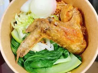 Hình ảnh Mì trộn cánh gà