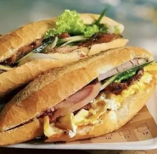 Hình ảnh Bánh mì chả trứng
