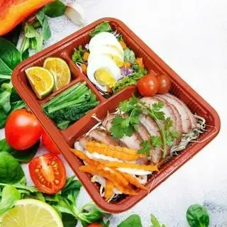 Hình ảnh Xá xíu salad bữa ăn lành mạnh