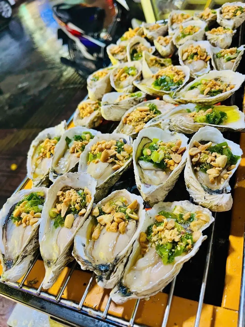 Hình ảnh  5 Hàu Nướng Mỡ Hành ( 10 tặng 1 