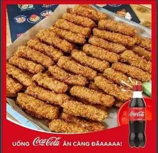 Hình ảnh 10 nem chua rán + 1 Coca