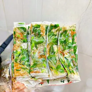 Hình ảnh BÁNH TRÁNG CUỐN MỠ HÀNH