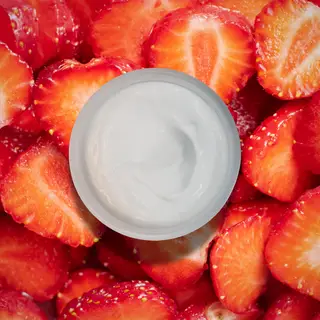 Hình ảnh Sữa chua Hylap Kefir 160gr - Ngọt, vị DÂU