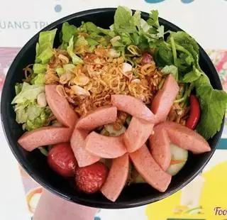 Hình ảnh Bún trộn xúc xích