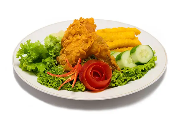 Hình ảnh combo cánh gà + khoai tây nhỏ lắc phomai