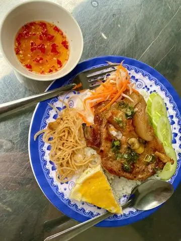 Hình ảnh Cơm tấm sườn, bì, chả