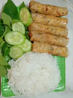 Hình ảnh Bún Nem rán giòn 