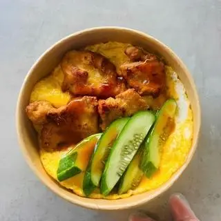 Hình ảnh Cơm thịt heo chiên giòn phủ trứng
