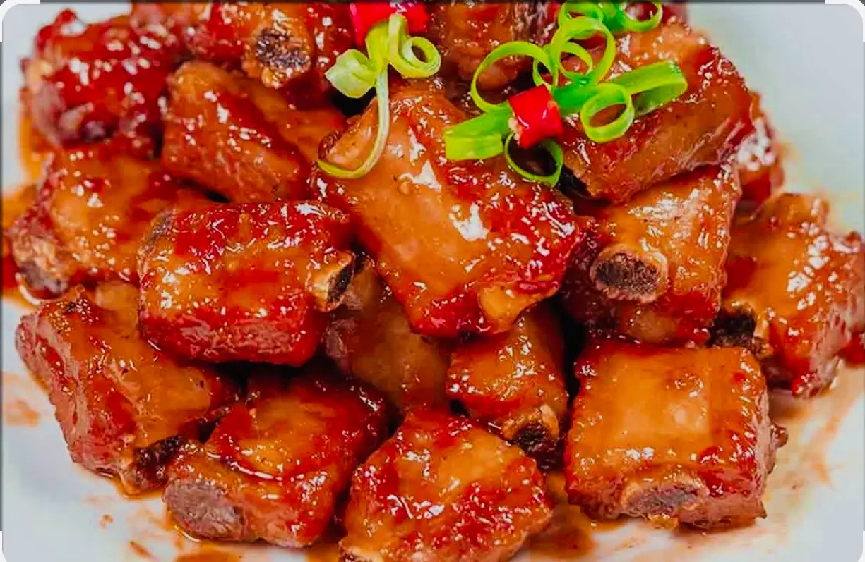 Hình ảnh Cơm Sườn Non Rim Chua Ngọt