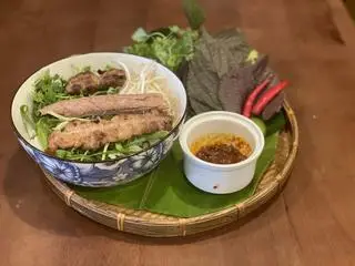 Hình ảnh bún chả chan đầy đủ