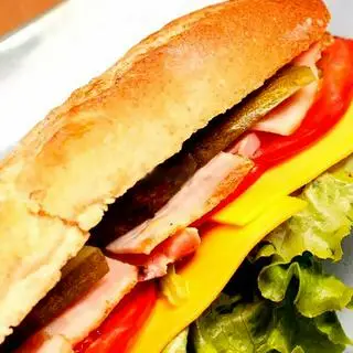 Hình ảnh Bánh mì baguette thịt xông khói - cheese
