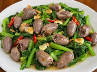 Hình ảnh Tim Gà Xào Rau Cải