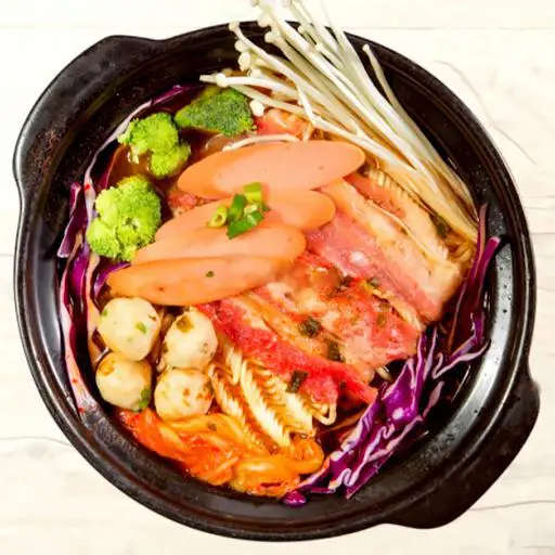 Hình ảnh Mỳ cay xúc xích