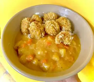 Hình ảnh Cơm Gà Sốt Cari
