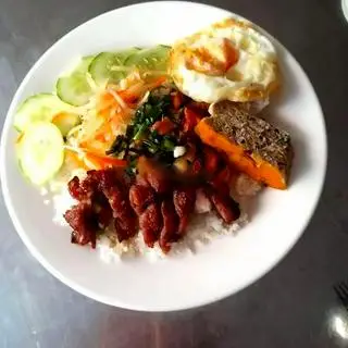 Hình ảnh Cơm tấm sườn - chả - ốp la