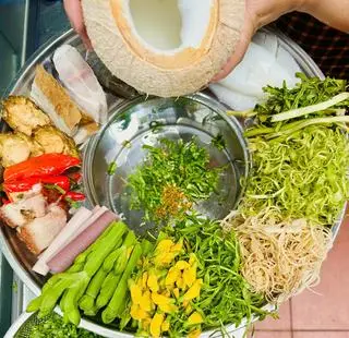 Hình ảnh Lẩu mắm 2-3 người ăn