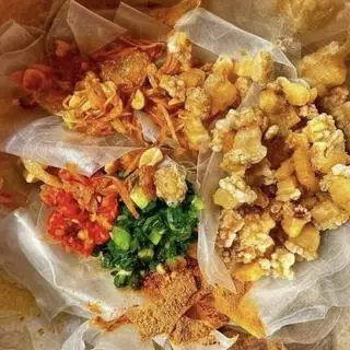 Hình ảnh Bánh Tráng Mỡ Hành Tóp Mỡ
