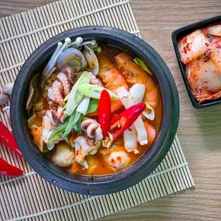 Hình ảnh Mì cay hải sản Hàn quốc