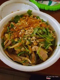 Hình ảnh Phở gà đùi trộn
