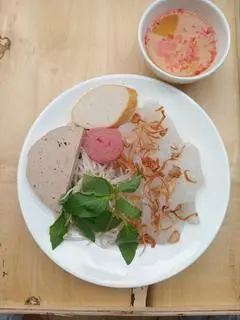 Hình ảnh Bánh ướt - chả, nem