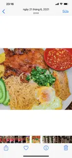 Hình ảnh Cơm sườn bì chả trứng opla