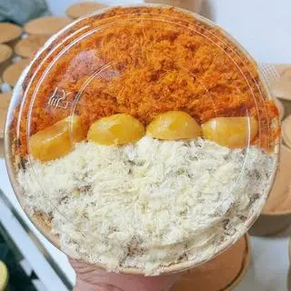 Hình ảnh Bánh bông lan trứng muối ô tô