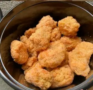 Hình ảnh Má đùi gà rút xương lắc phô mai