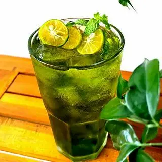Hình ảnh Trà Thái lắc