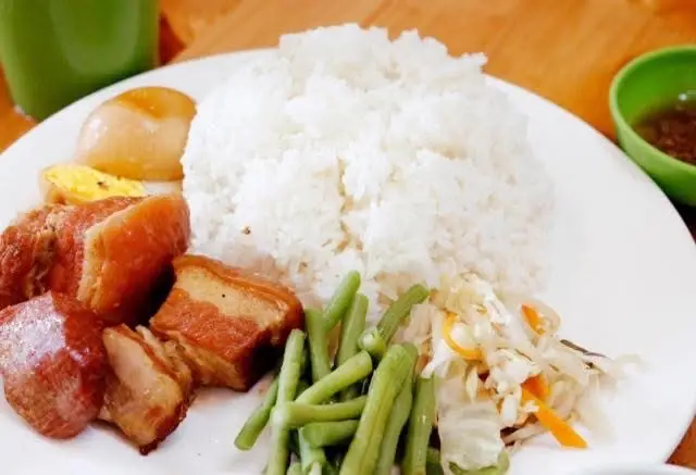Hình ảnh Cơm thịt kho tàu + trứng ốp