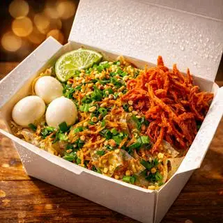 Hình ảnh Bánh tráng trộn sate mỡ hành nồng nàn