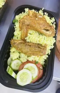 Hình ảnh Cơm Gà Xối Mỡ Cánh Gà