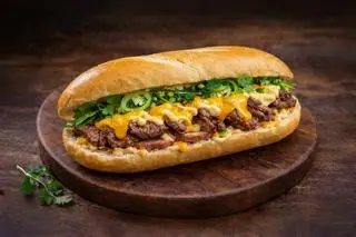 Hình ảnh Bánh Mì Thăn Bò Nướng Sốt Muối Béo - Size L