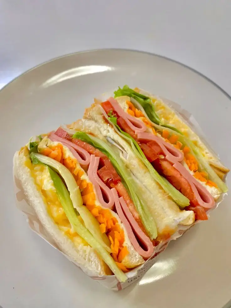 Hình ảnh Sandwich thịt xông khói
