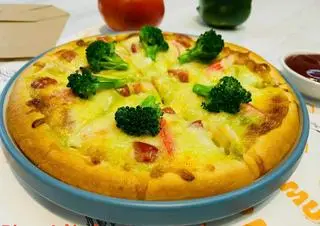 Hình ảnh Pizza hải sản pesto xanh M (22cm)