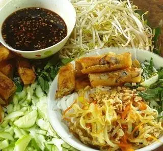 Hình ảnh BÚN CHẢ GIÒ CHAY NHÂN KHOAI MÔN