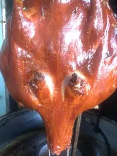 Hình ảnh vịt quay da giòn ( nguyên con )