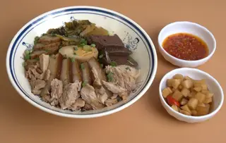 Hình ảnh  隆江猪脚饭 Cơm giò heo Long Giang 