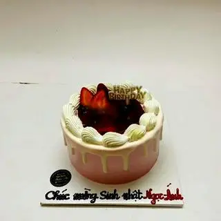 Hình ảnh Bánh sinh nhật dâu tây phủ việt quất