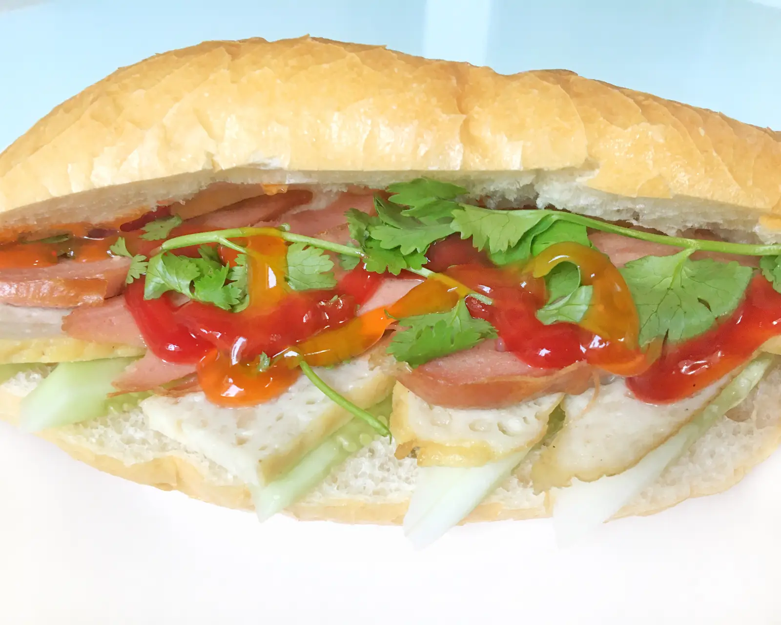 Hình ảnh Bánh mì chả khô gà cay