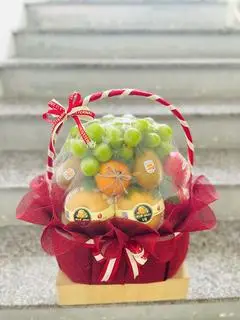 Hình ảnh GIỎ TRÁI CÂY TONE ĐỎ