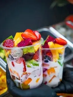 Hình ảnh sữa chua hoa quả