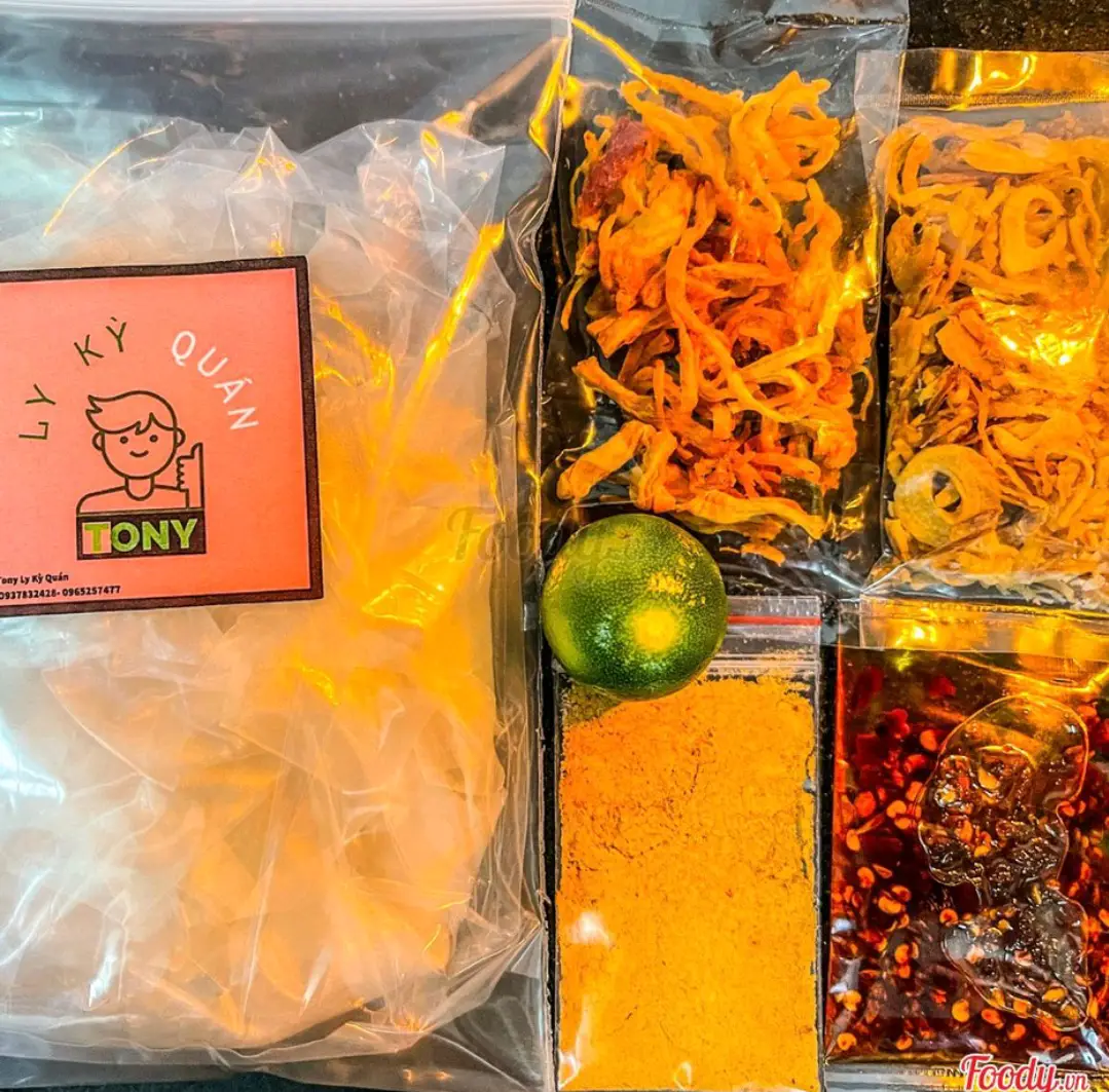 Hình ảnh Bánh Tráng Muối Nhuyễn Sa Tế Tỏi Phi Khô Gà 