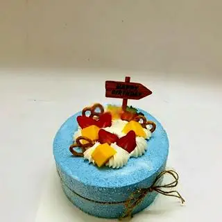 Hình ảnh Bánh sinh nhật trang trí hoa quả