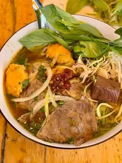 Hình ảnh Bún nạm - tái - gân - chả - bò viên