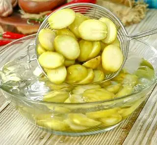 Hình ảnh Cóc non ngâm chua ngọt không cay đóng cốc 500ml
