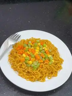 Hình ảnh Mì trộn rau củ