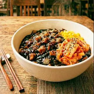 Hình ảnh Mì tương đen thịt bò Jajangmyeon
