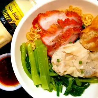 Hình ảnh Combo 3: Mì hoành thánh xá xíu+ Chai Sữa