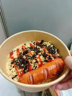 Hình ảnh Mì indo sốt phô mai xúc xích